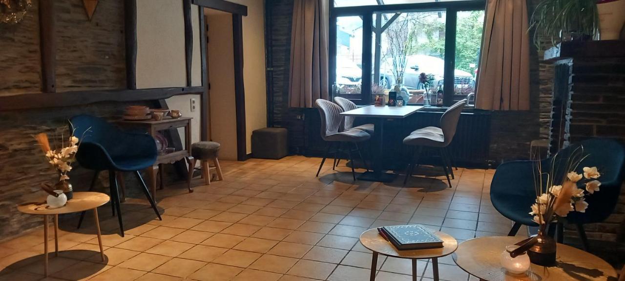 Au Hotel 2*